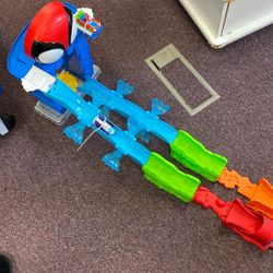 Marvel Spidey 39 Inch Dual Race Mega Jump HQ