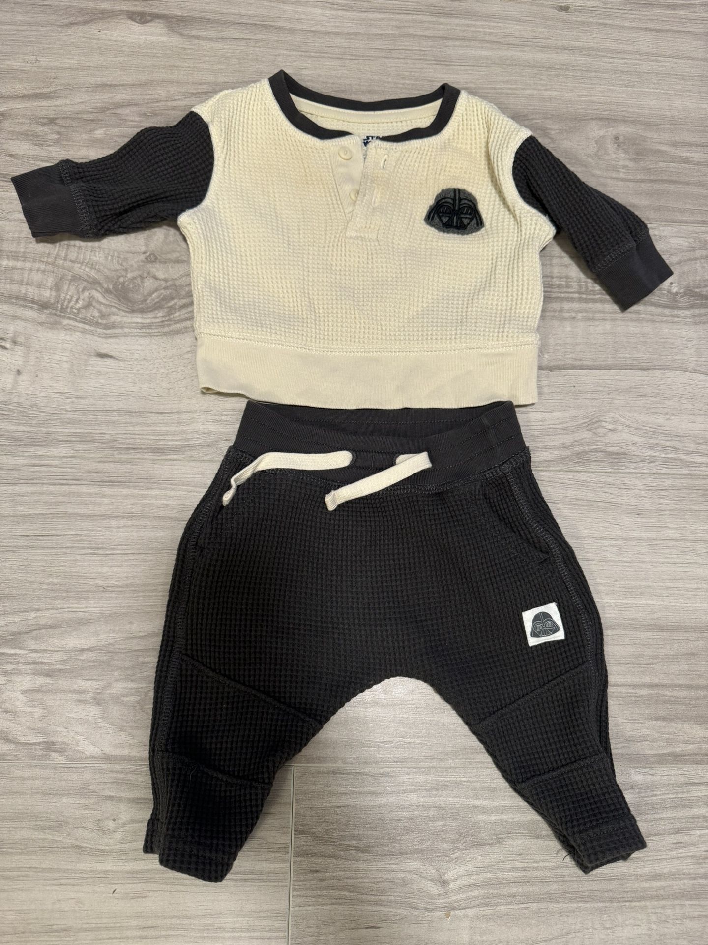Baby Gap Star Wars Set - size 0-3m