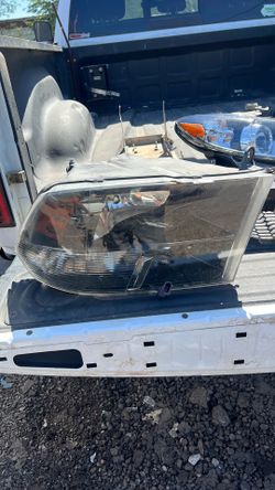 2018 Ram Right headlight