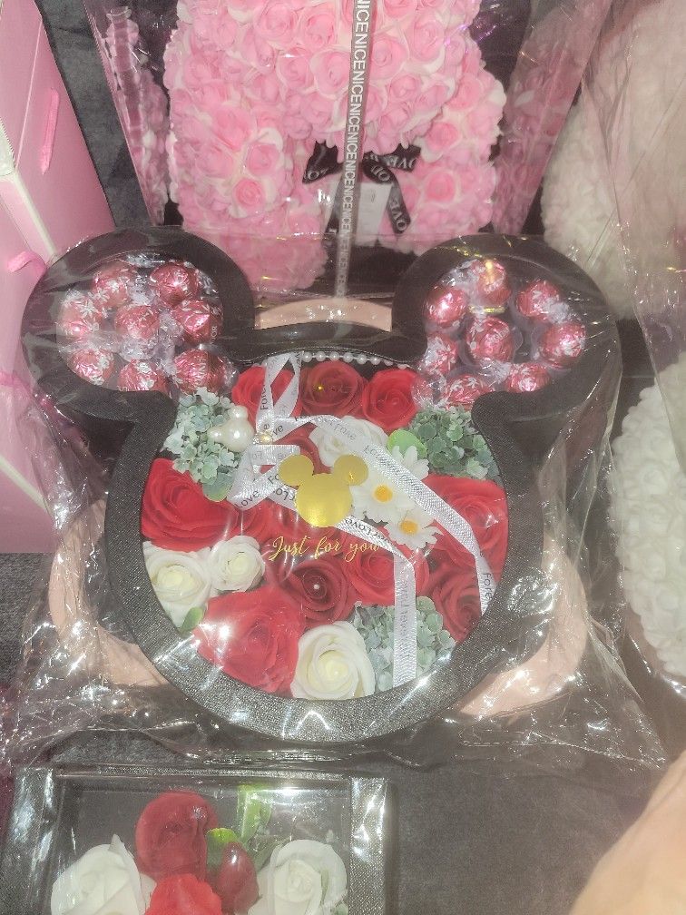 Galaxy roses, 3-D holographic Teddy bear