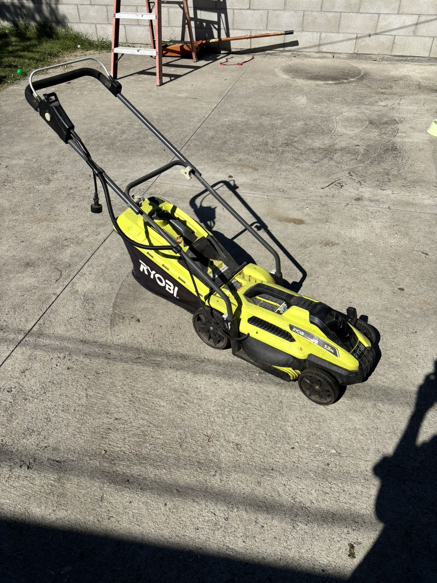 Electric Lawn Mower