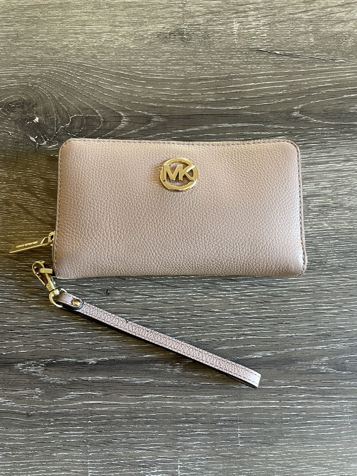 Michael Kors Smartphone Wristlet Wallet