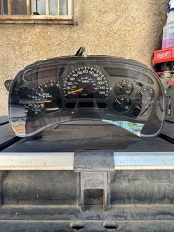 03-06 Chevy Silverado Gauge Cluster