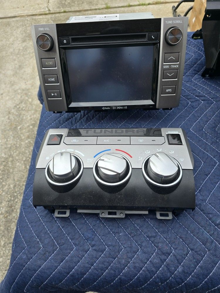 2017 Toyota Tundra Factory Radio