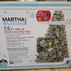 Pre-Lit Christmas Tree 7.5 Ft