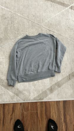 Gray sweater youth large 10-12