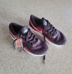 New Girls Nike Air Max Zeros Size 6 1/2.