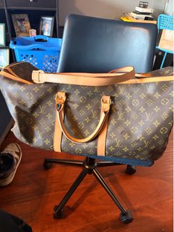 LV DUFFLE BAG