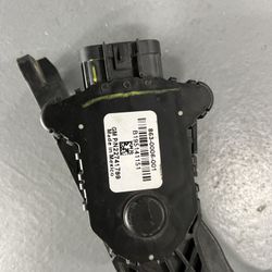 Throttle Body 95mm GM And Fly By Wire Gas Pedal 