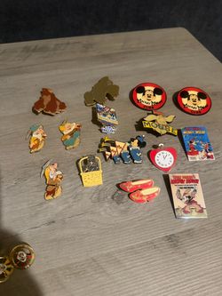 Disneyland Mickey Mouse Club Disney PIns limited Edition Set 666/1000 $ 70  OBO