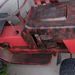 RARE VINTAGE MINI Lawn Tractor (1984)