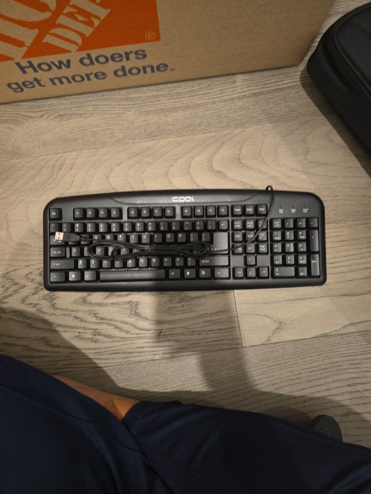 Keyboard With Number Pad