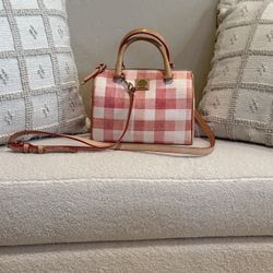 Dooney & Bourke 
