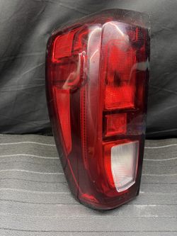 2019 - 2023 GMC SIERRA 1500 Tail Light Left OEM