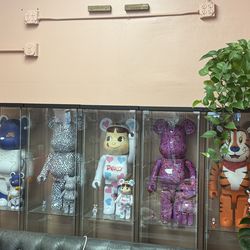 Collective Display shelf