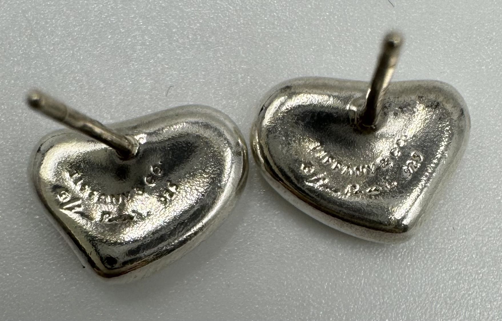 Vintage Tiffany & Co. Elsa Peretti Sterling Silver 925 Heart Stud Earrings 