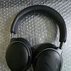 Bose QuietComfort Ultra Bluetooth Headphones Wireless Headphones Over Ear, Black Noise Cancelling, with Spatial Audio, with Mic, Up to 24 Hours of Pla