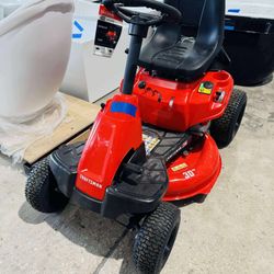 CRAFTSMAN R110 30-in 10.5 -HP Single cylinder Gas Lawn tractor $1299 