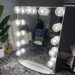 vanity mirror 