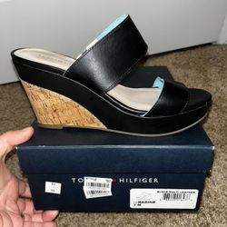Size 7 Tommy Hilfiger 