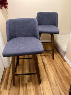 2 blue barstools