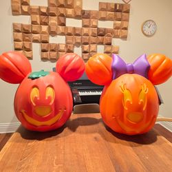 Mickey And Minnie pumpkin