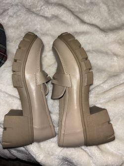   Cushionaire Women’s Shoes Size 9 Nude/beige 