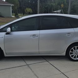 2012 Toyota Prius V 5