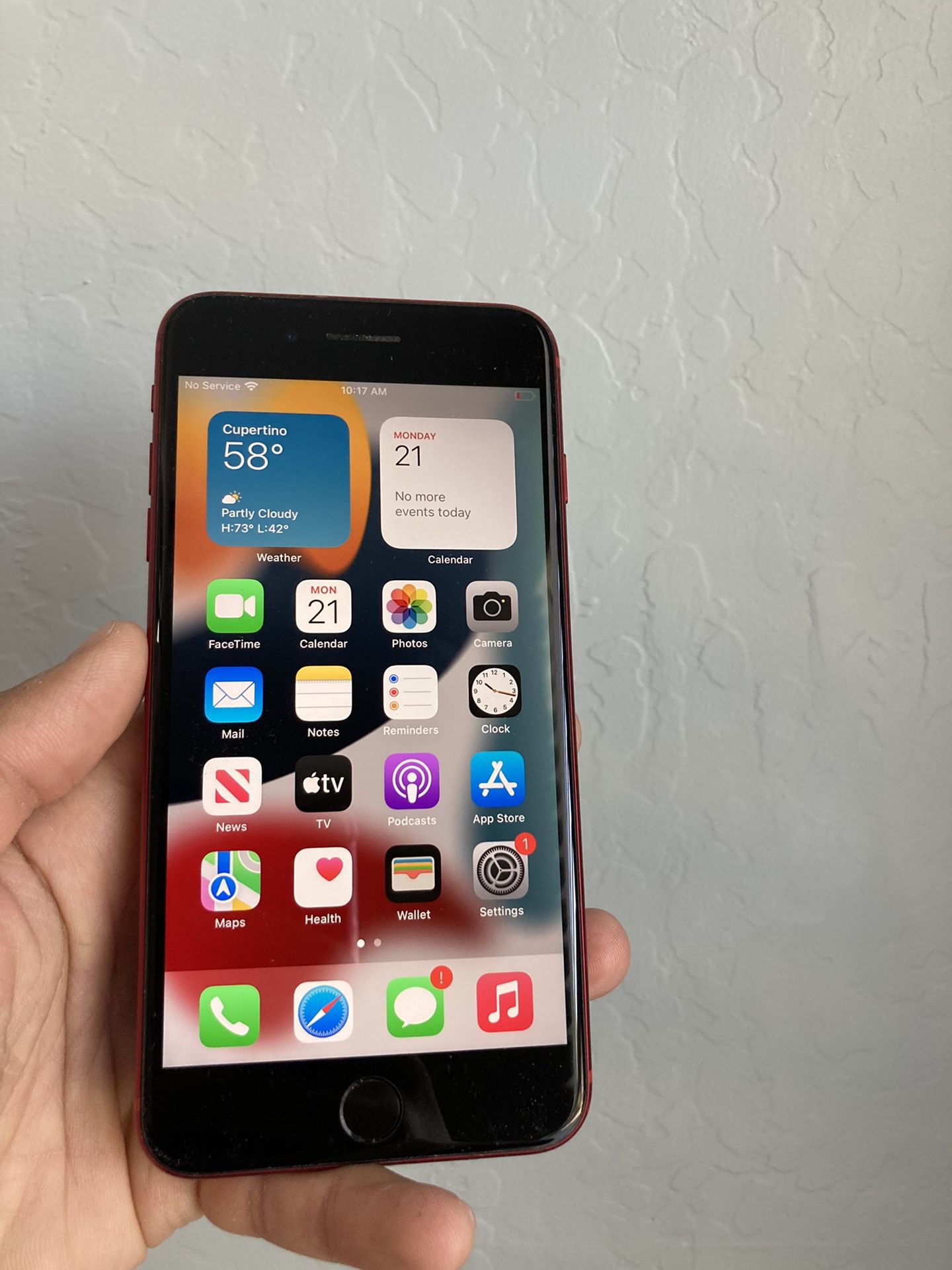 iPhone 8+ Plus. Like New And Unlocked!