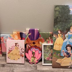 Princess wall Decor, bedding, lamp, storage