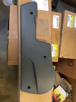 Chevy GMC Trailblazer Envoy 02/04 Drive side seat panel GM 88949393