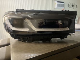 2023 BMW 530 RIGHT HEADLIGHT 
