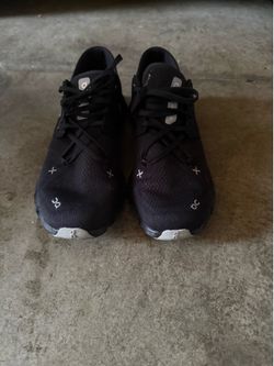 Women’s black on cloud 9.5