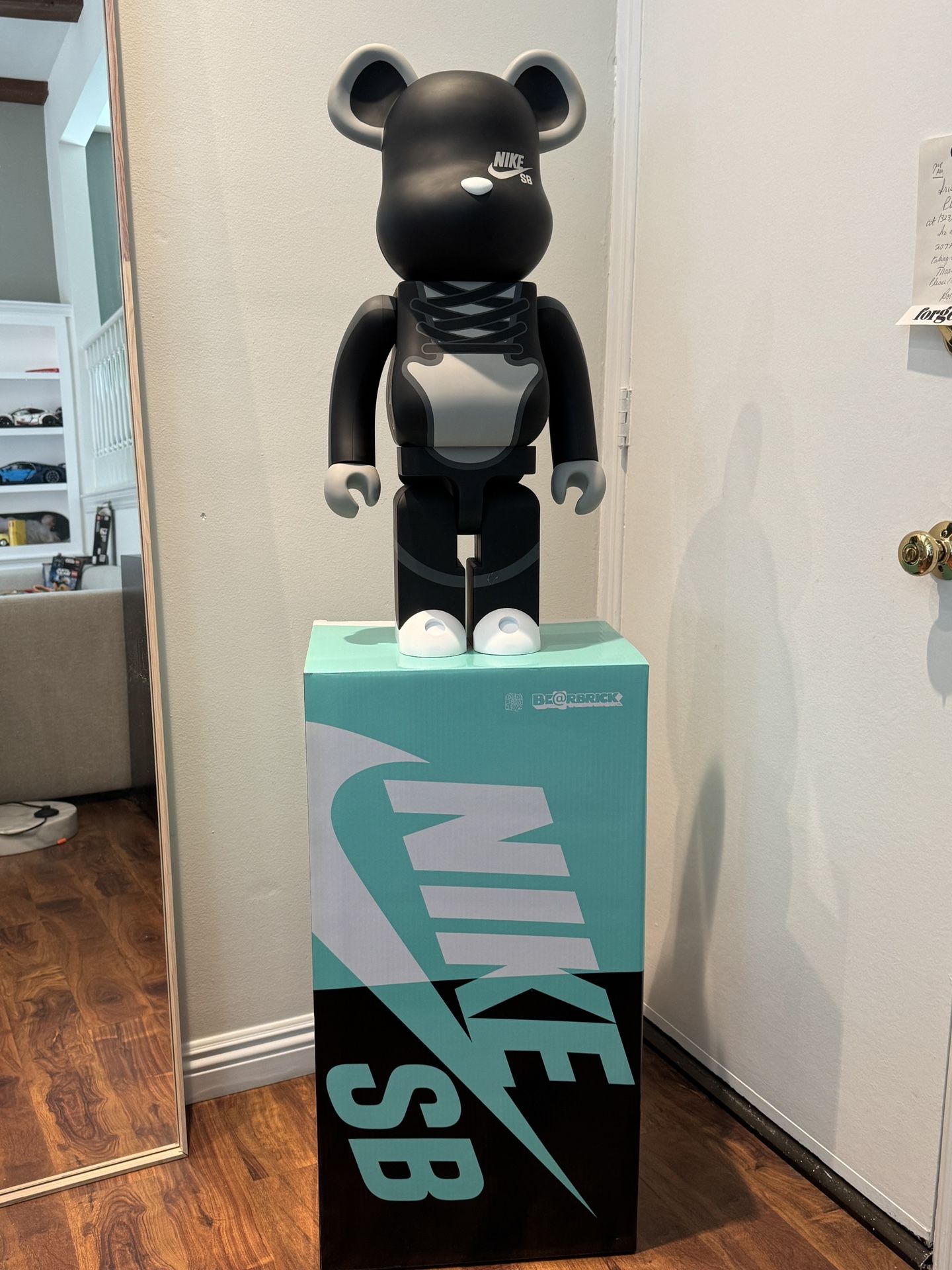 Bearbrick 1000% nike sb