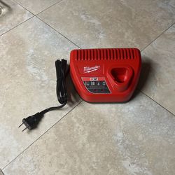 Milwaukee M12 Charger