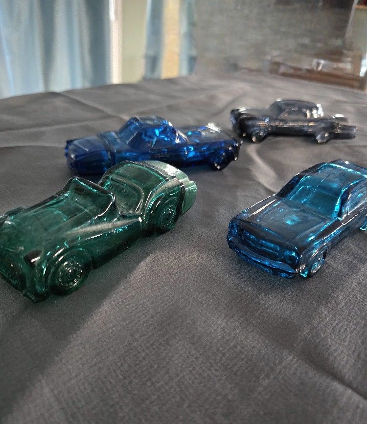 AVON VINTAGE CAR GLASS COLLECTION