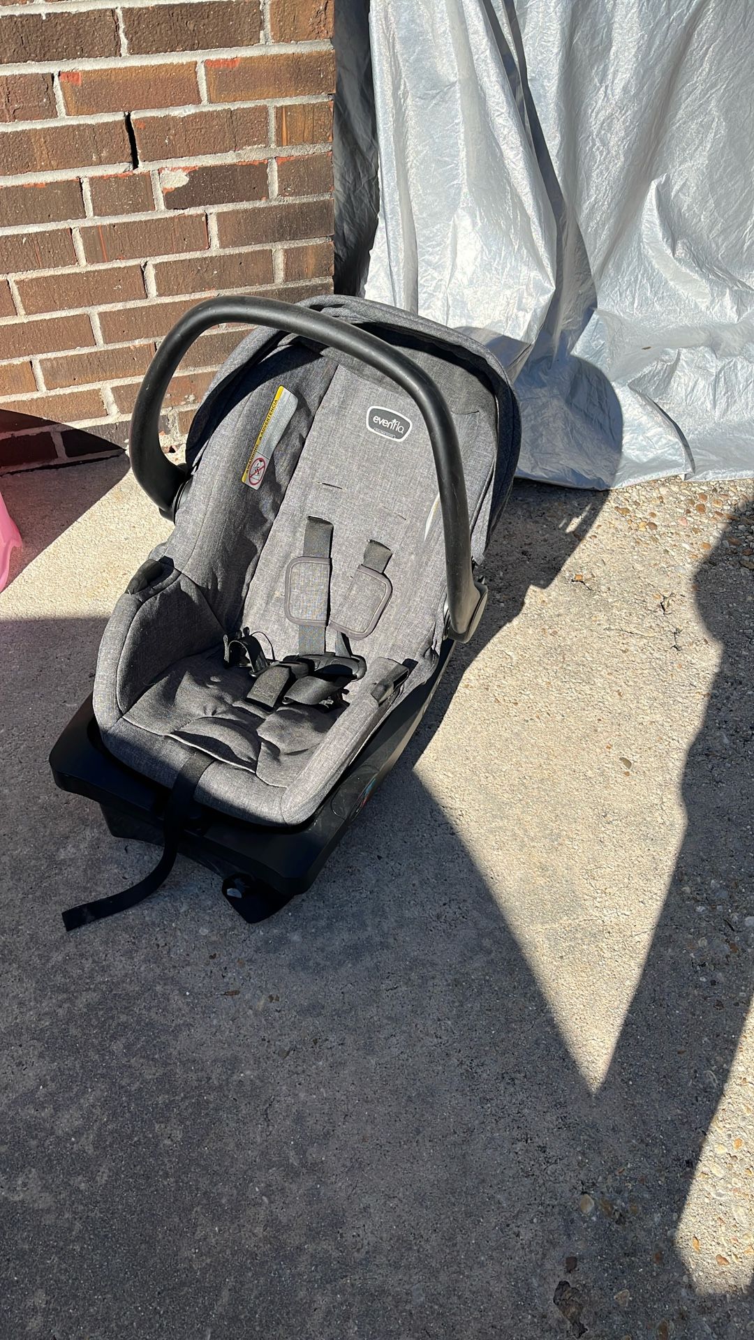 Car seat Evenflow Expires 2029  Weight 4 To 35 Lbs