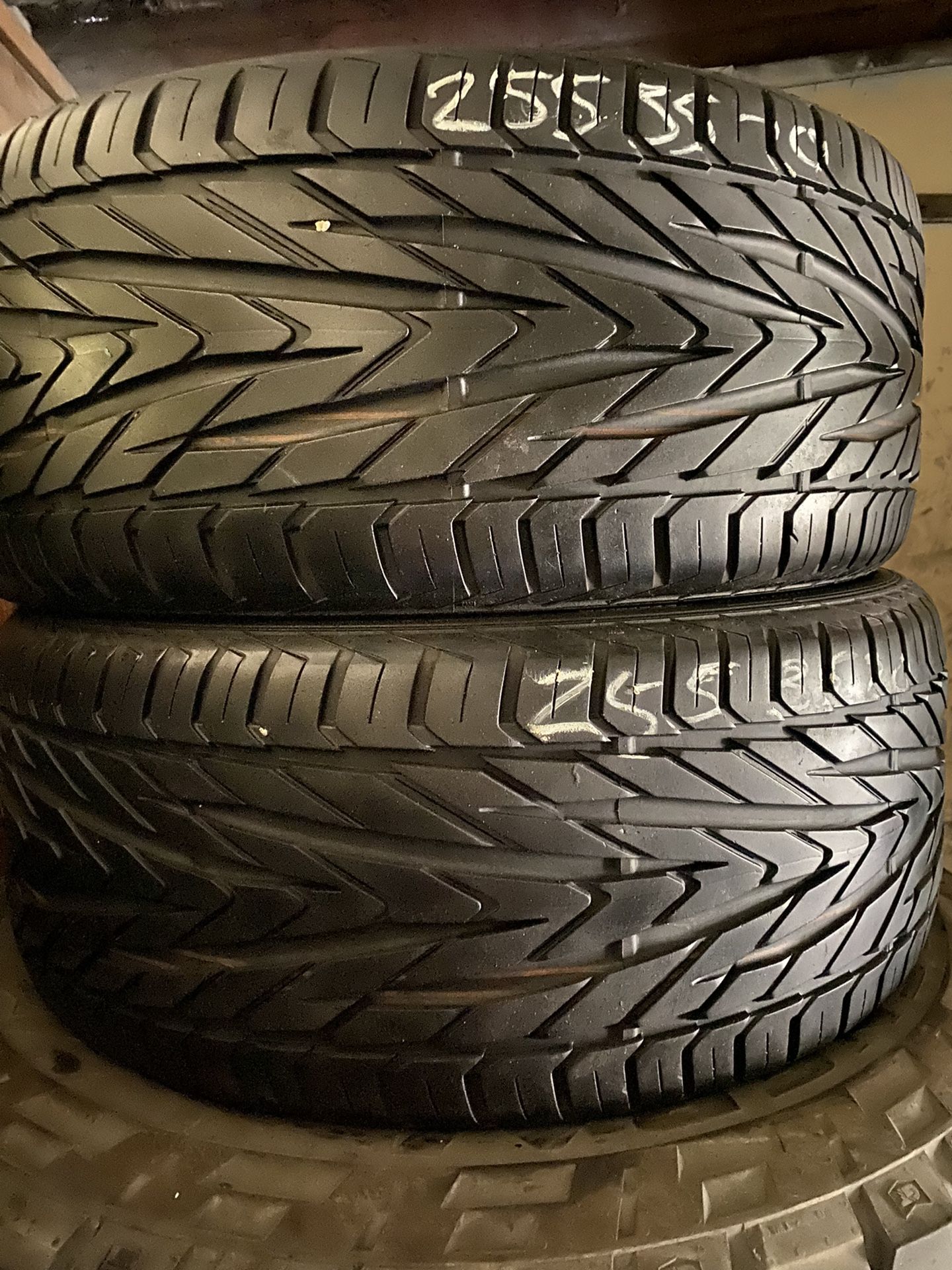 255/35R20 2 Used Tires General