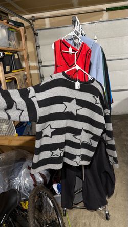 Black and grey stripped Star knitted sweater l