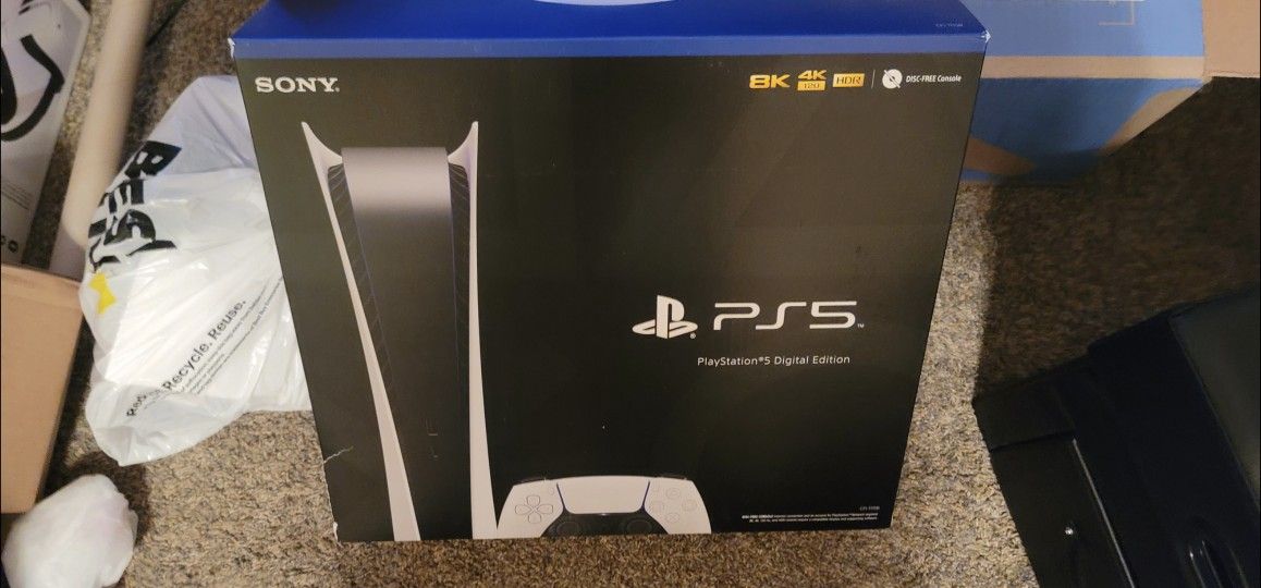 PS5 digital New and Sealed ! Meet locally at a public place.