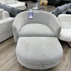 Thomasville Lann Fabric Oversized  Accent Chair 