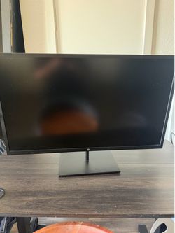 HP Pavilion 32” QHD Monitor (2560x1440) – Excellent Condition