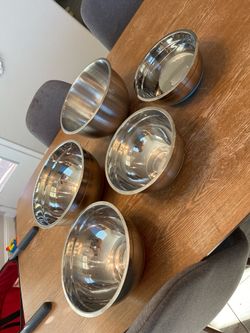 Well kept mixing bowls