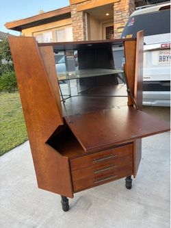 Bar cabinet