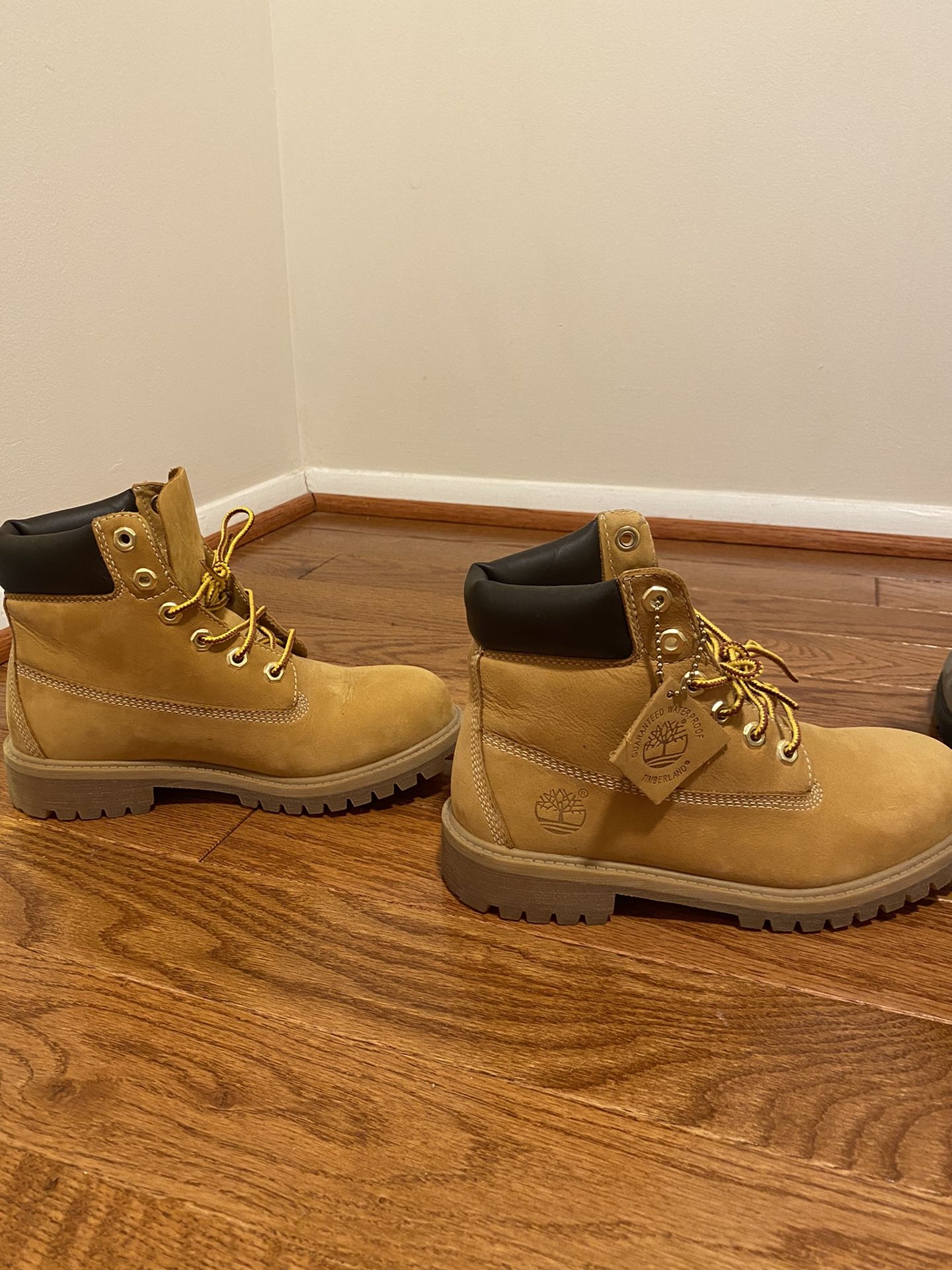 Kids/Women Timberlands 