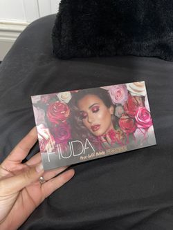 Huda Beauty Rose Gold Pallet (Remastered)