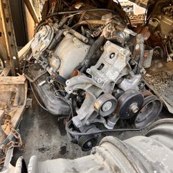 360 Dodge Motor.  Out Of 1995 Dodge Van