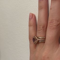 Wedding ring with band - size 5.5