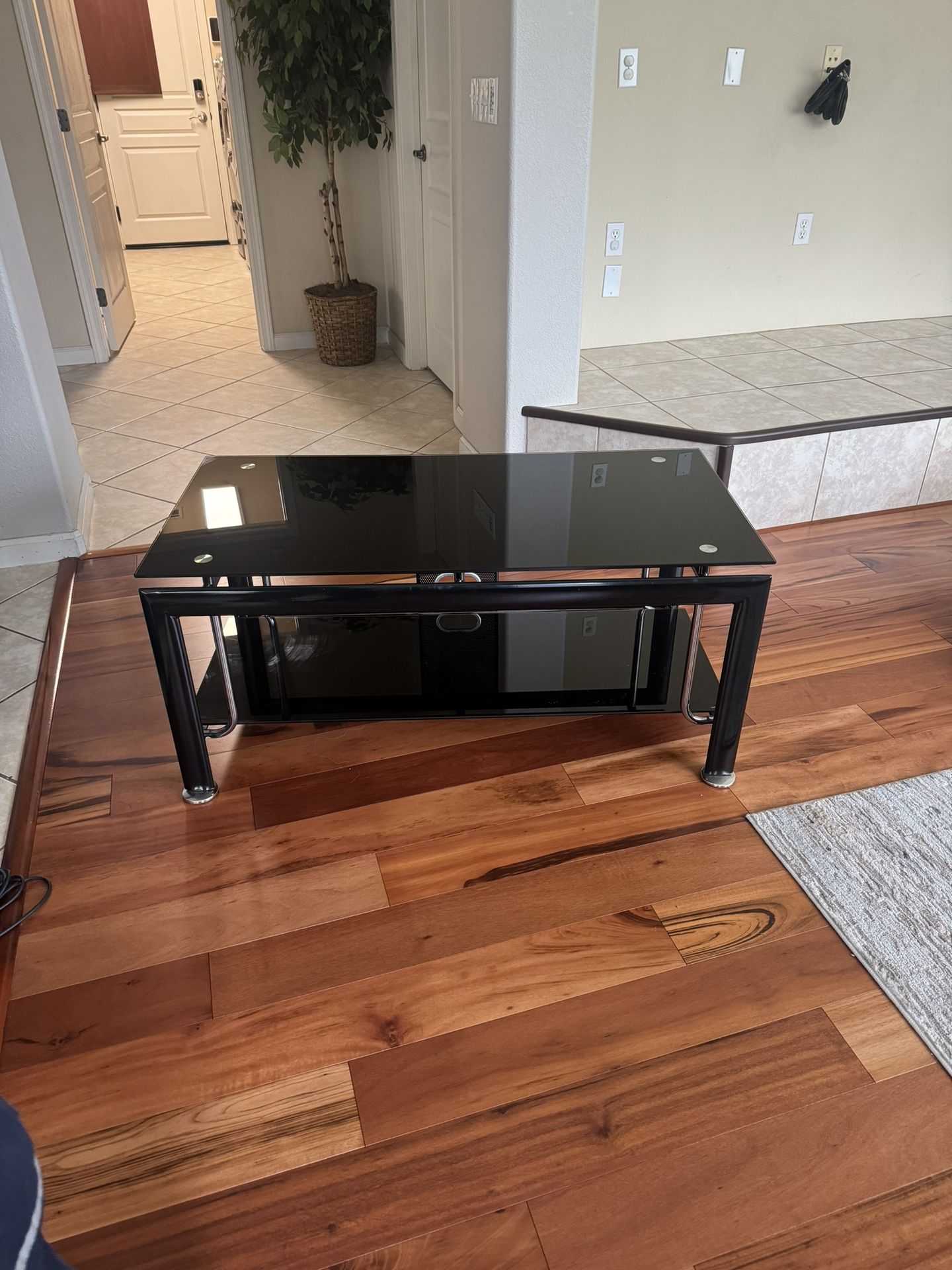 Glass Media/Coffee Table Tv Stand 