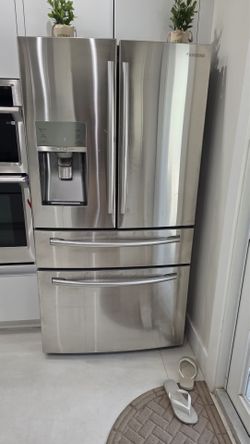 Samsung French Door Refrigerator – Excellent Condition